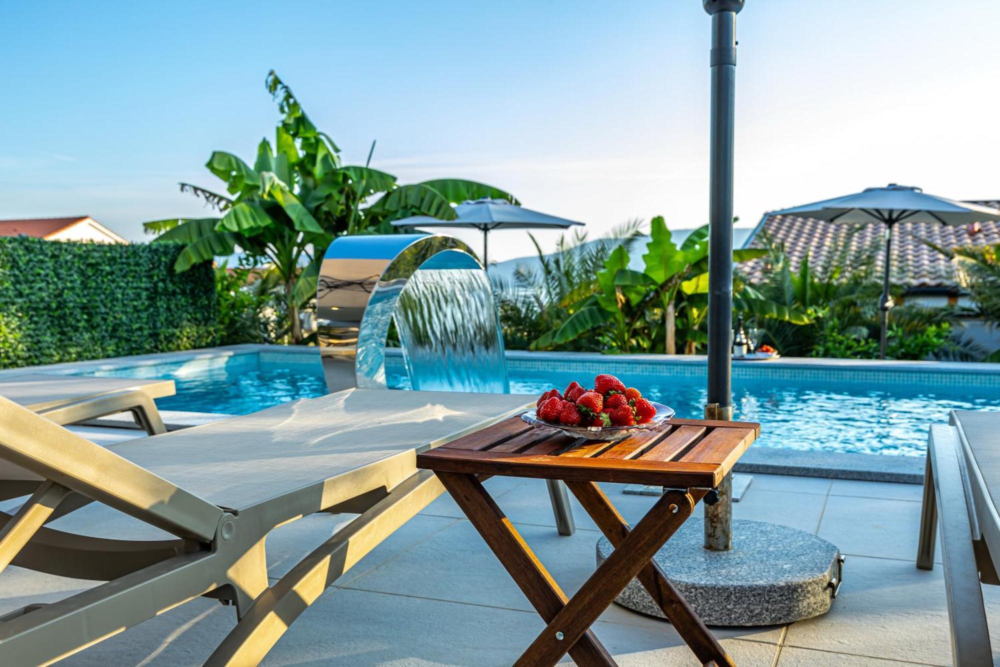 Luxury Villas White Sails Pinezići Exterior foto